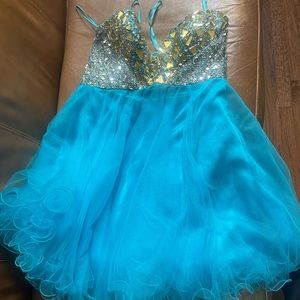 Size 18 dress. Used only one time in great condition.